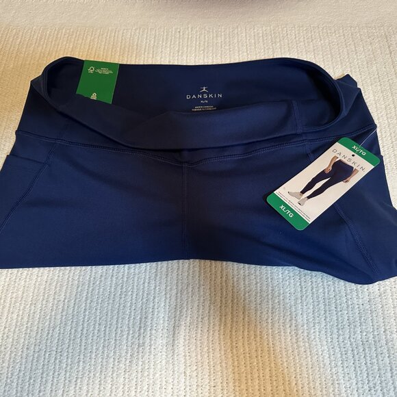 Danskin Women's High Rise Brushed Leggings with Reflective dots Size xl NWT - Picture 3 of 6